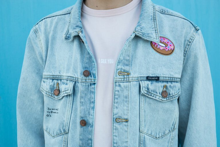 How to Style Wide-Leg Jeans (Without Looking Sloppy)